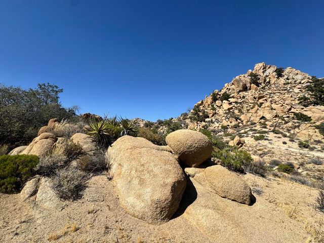 5990 Acoma Trail, Yucca Valley, CA 92284