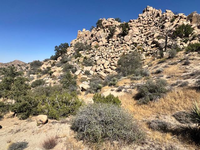 5990 Acoma Trail, Yucca Valley, CA 92284