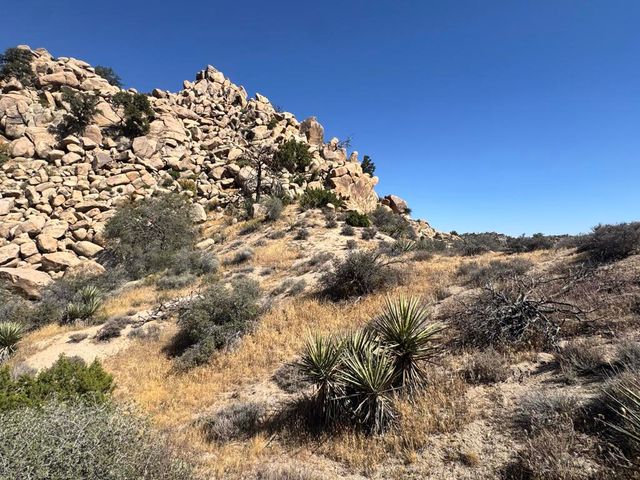 5990 Acoma Trail, Yucca Valley, CA 92284