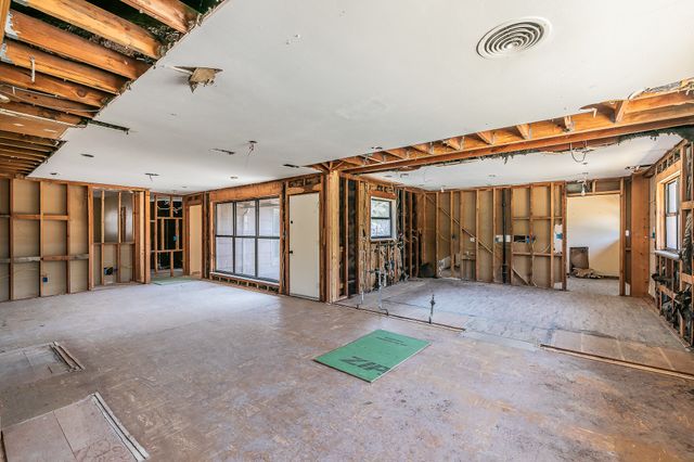 2900 Ryan Place Drive, Fort Worth, TX 76110