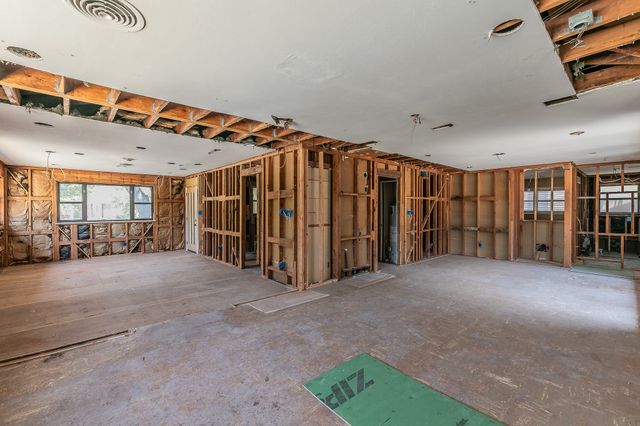 2900 Ryan Place Drive, Fort Worth, TX 76110