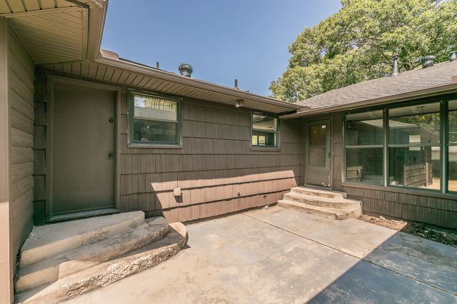 2900 Ryan Place Drive, Fort Worth, TX 76110