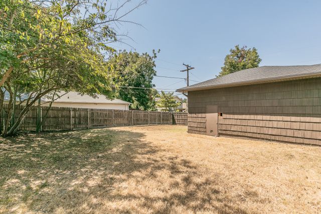 2900 Ryan Place Drive, Fort Worth, TX 76110