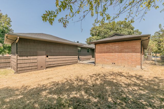2900 Ryan Place Drive, Fort Worth, TX 76110