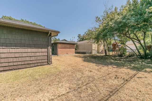 2900 Ryan Place Drive, Fort Worth, TX 76110