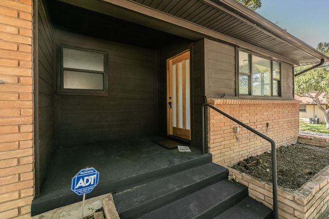 2900 Ryan Place Drive, Fort Worth, TX 76110