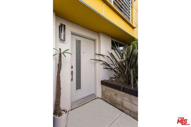 2217 Branden Street, Los Angeles, CA 90026