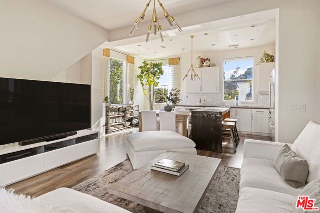 2217 Branden Street, Los Angeles, CA 90026