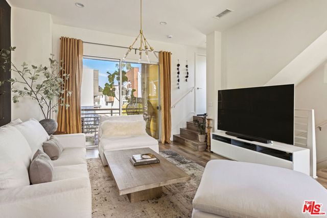 2217 Branden Street, Los Angeles, CA 90026