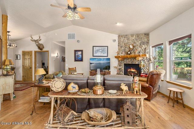 17461 N RIGHT FORK RD, Hauser, ID 83854