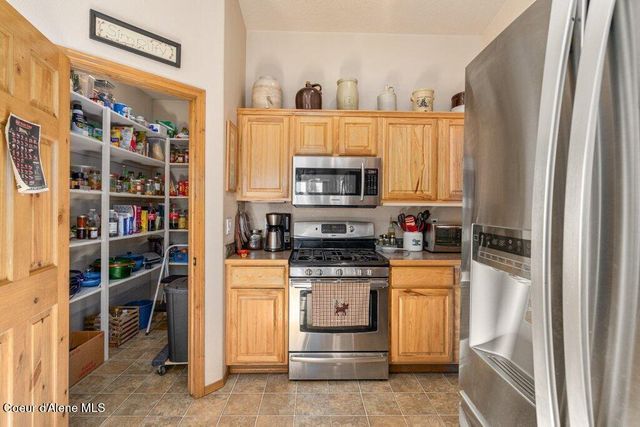 17461 N RIGHT FORK RD, Hauser, ID 83854