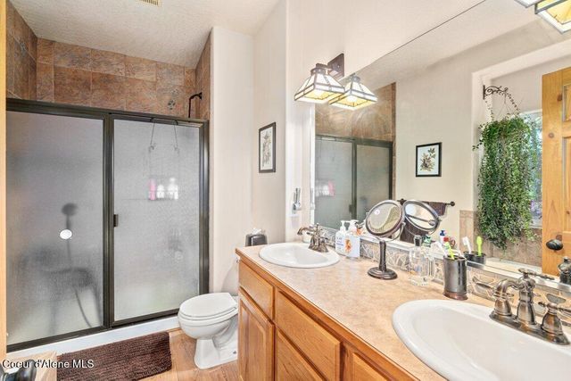 17461 N RIGHT FORK RD, Hauser, ID 83854