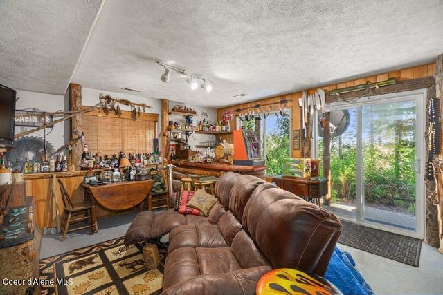 17461 N RIGHT FORK RD, Hauser, ID 83854