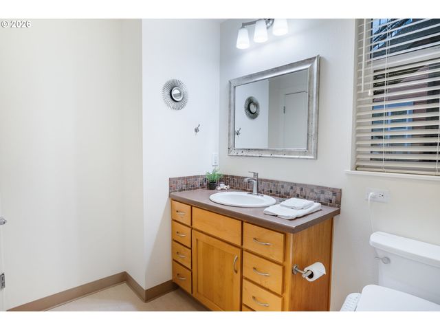 347 RUSTIC Pl 14, Eugene, OR 97401