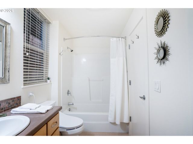 347 RUSTIC Pl 14, Eugene, OR 97401