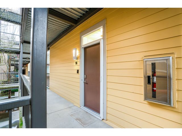 347 RUSTIC Pl 14, Eugene, OR 97401