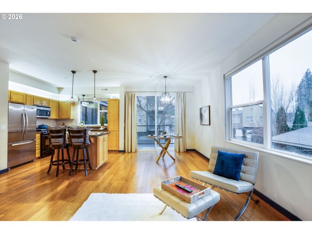 347 RUSTIC Pl 14, Eugene, OR 97401