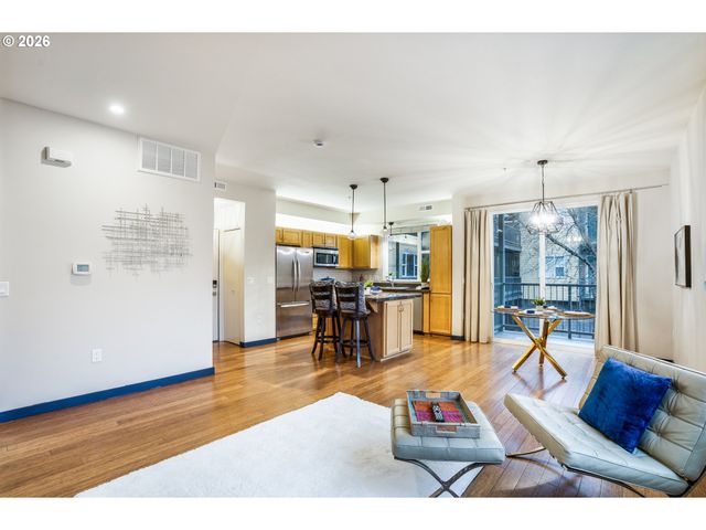 347 RUSTIC Pl 14, Eugene, OR 97401