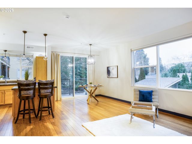 347 RUSTIC Pl 14, Eugene, OR 97401