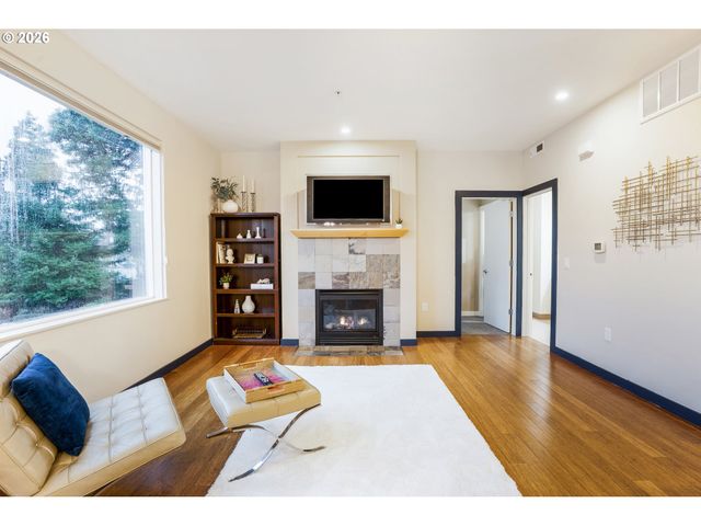 347 RUSTIC Pl 14, Eugene, OR 97401