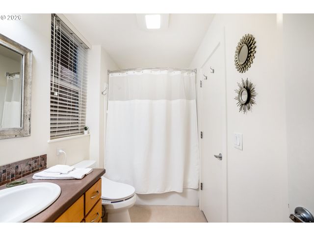 347 RUSTIC Pl 14, Eugene, OR 97401