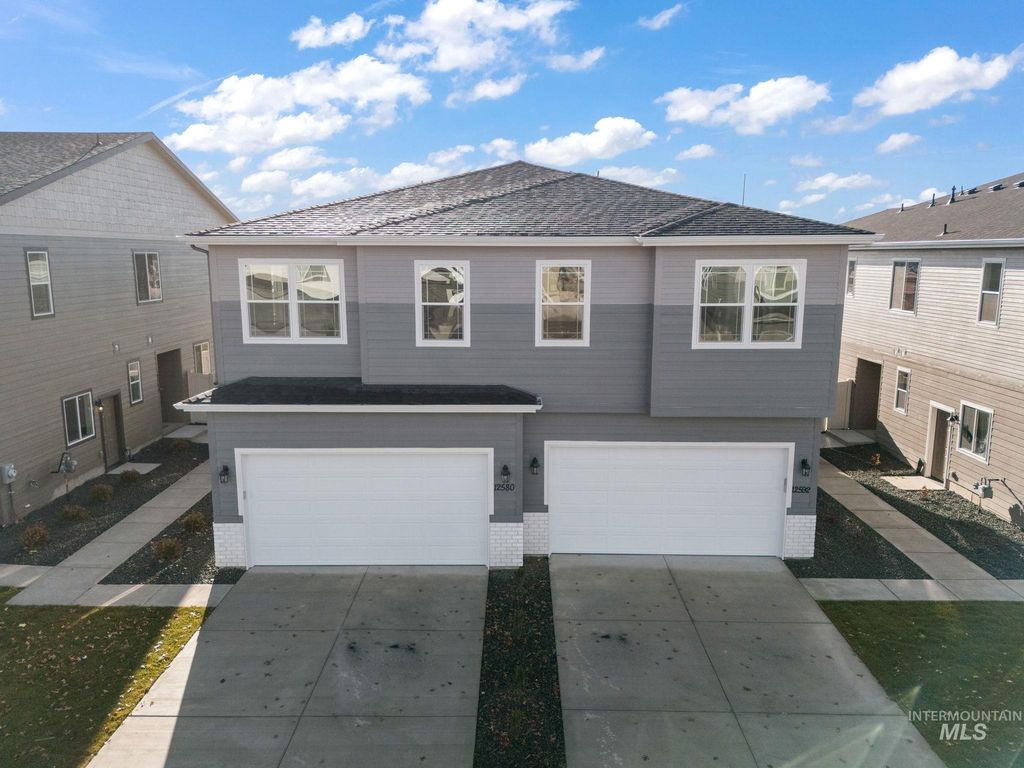 386 N Lagrasse Lane, Star, ID 83669