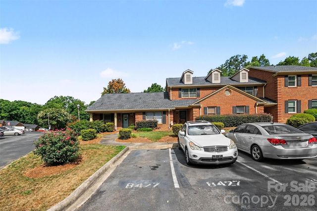 8427 Coulwood Oak Lane, Charlotte, NC 28214