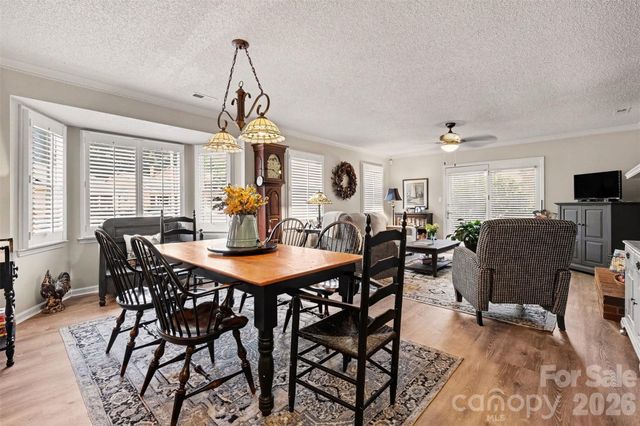 8427 Coulwood Oak Lane, Charlotte, NC 28214