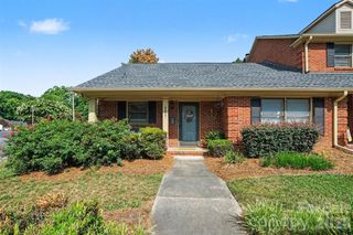 8427 Coulwood Oak Lane, Charlotte, NC 28214