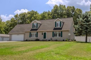 8915 E Long Lane Drive, Knox, IN 46534