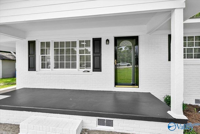 300 Longhorn Pass NW, Hartselle, AL 35640