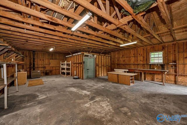 300 Longhorn Pass NW, Hartselle, AL 35640