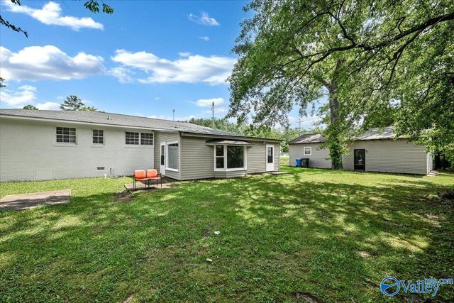 300 Longhorn Pass NW, Hartselle, AL 35640