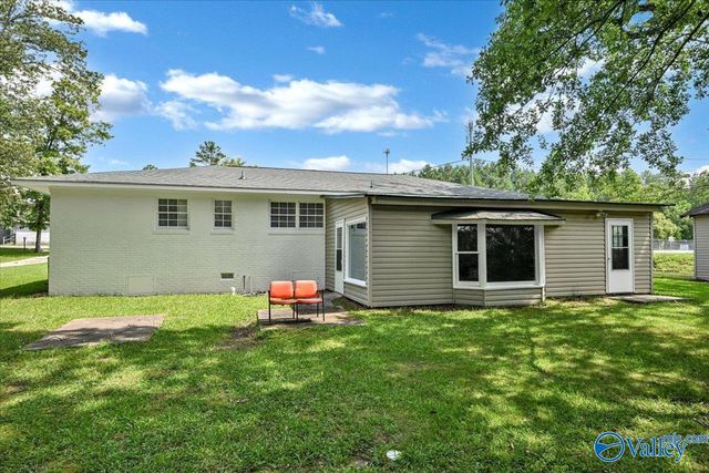 300 Longhorn Pass NW, Hartselle, AL 35640