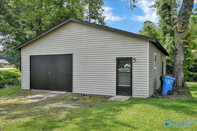 300 Longhorn Pass NW, Hartselle, AL 35640