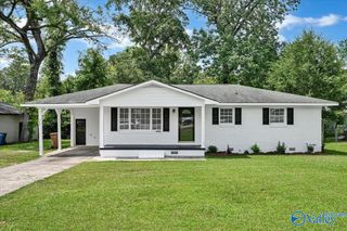 300 Longhorn Pass NW, Hartselle, AL 35640