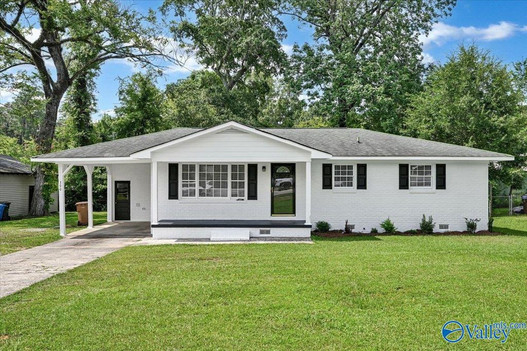 300 Longhorn Pass NW, Hartselle, AL 35640