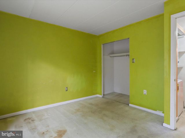 130 ROBERTS LN #201, Alexandria, VA 22314