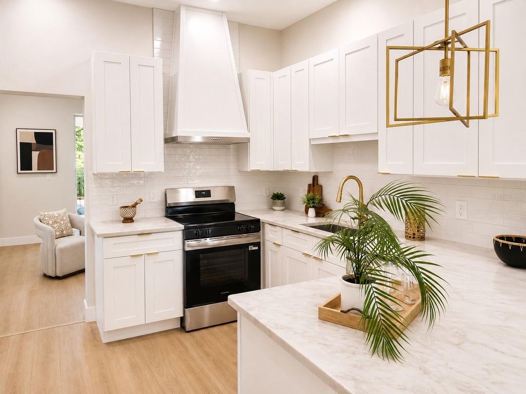 Image 5 of property listing at 5808 N 16TH STREET, Tampa, FL 33610