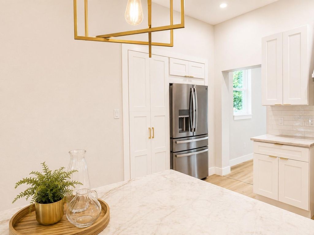 Image 9 of property listing at 5808 N 16TH STREET, Tampa, FL 33610