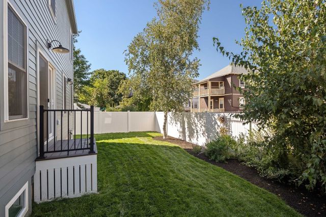 37 Cotting St, Medford, MA 02155