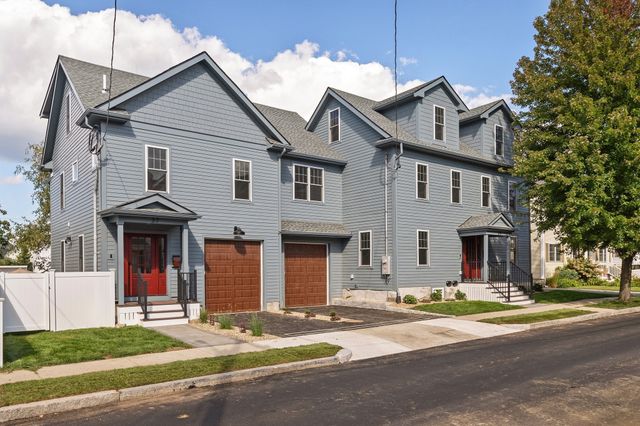37 Cotting St, Medford, MA 02155