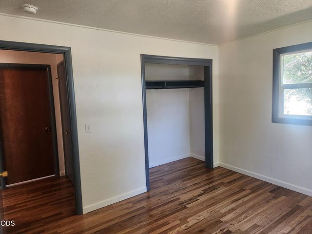 610 S 4th Street, Central Point, OR 97502