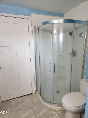 610 S 4th Street, Central Point, OR 97502
