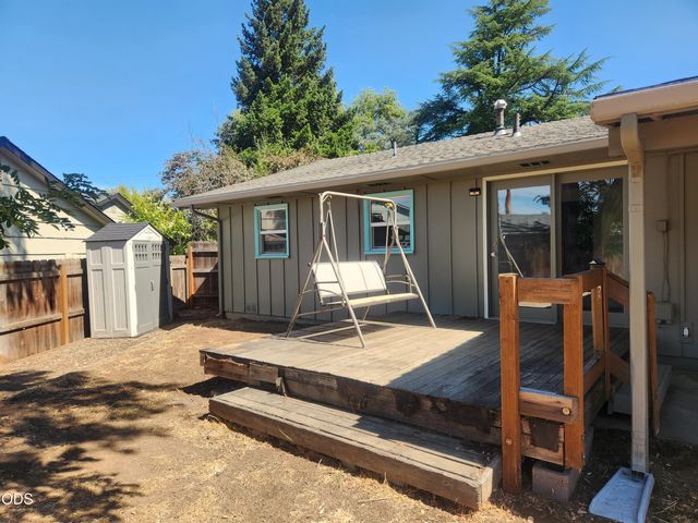 610 S 4th Street, Central Point, OR 97502
