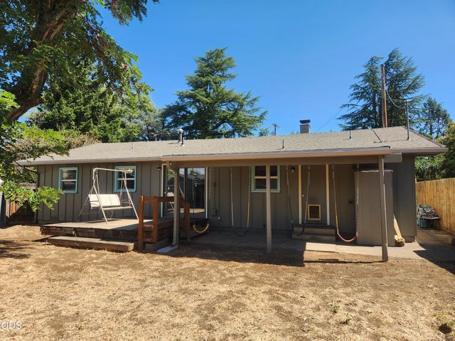 610 S 4th Street, Central Point, OR 97502