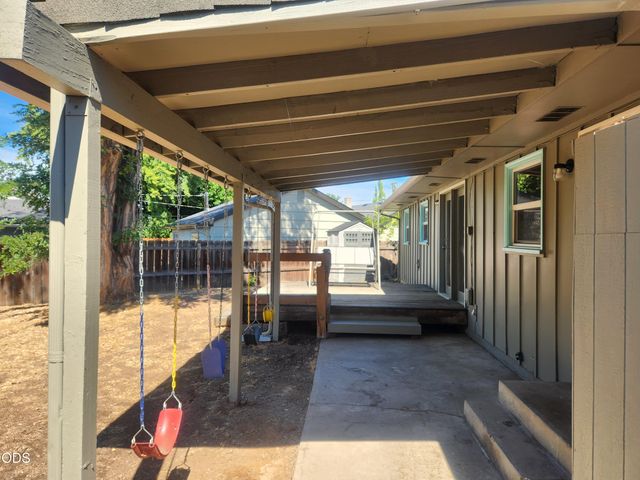 610 S 4th Street, Central Point, OR 97502