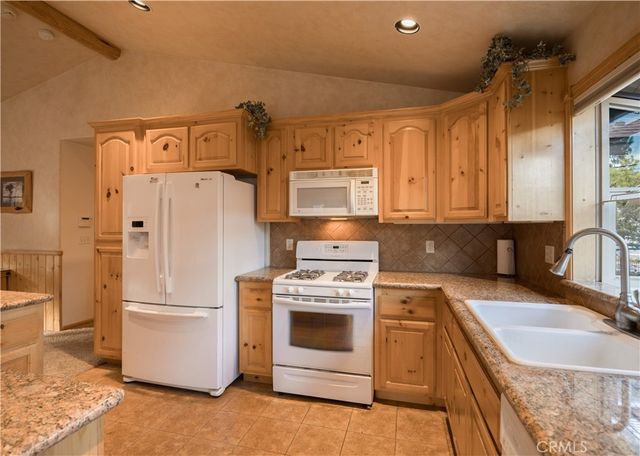 200 Muroc, Big Bear City, CA 92314