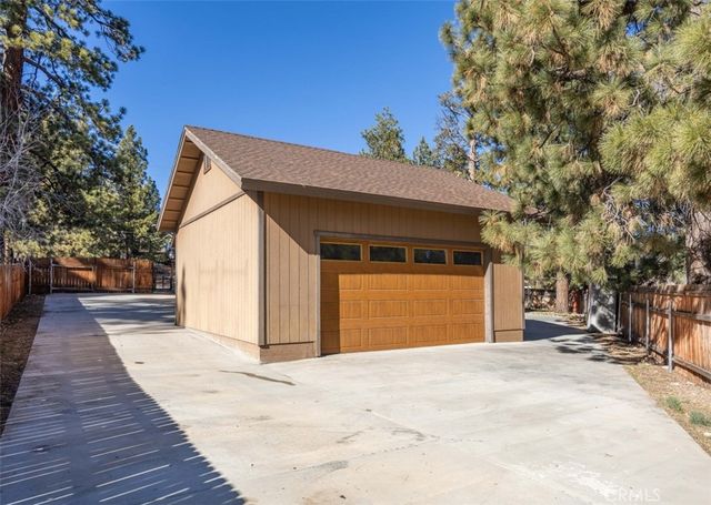 200 Muroc, Big Bear City, CA 92314