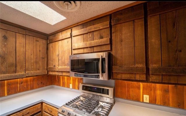 112 Stratford Street, Victoria, TX 77905